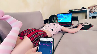 ฉันค้นพบน้องสาวของฉันโดยใช้เซ็กส์ทอยในระหว่างเกมและดําเนินการมีเพศสัมพันธ์กับเธอ