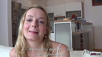 POV babe giver et blowjob og modtager en sød creampie