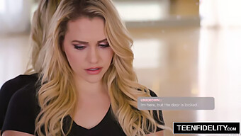 O Esquema Sedutor De Chantagem De Mia Malkova Visando Um Banqueiro Com Sua Traseira Voluptuosa