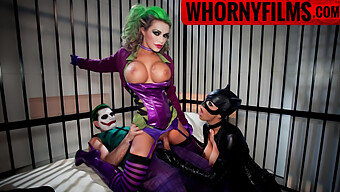 Sinnlich Threesome With A Naughty Joker And A Sexy Catwoman - Whorny Films