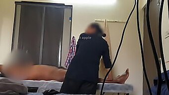 Una Registrazione Rubata Cattura Momenti Intimi Nella Spa