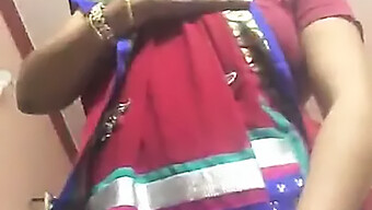 Desi Mature Woman Undressing For The Audience