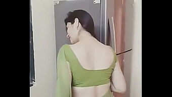 सबसे खूबसूरत देसी बेब्स की तलाश में (18+)