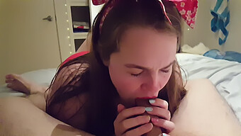 Amatør Billie Gir En Pov Blowjob