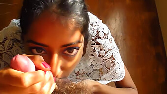 Sensual Indian Babe Gives A Mind-Blowing Oral Experience