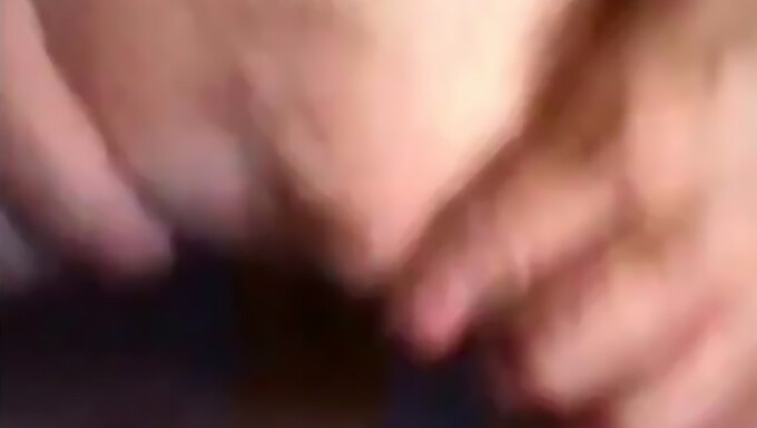 Juego anal casero de una italiana amateur