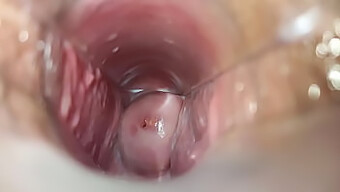 Intenso Clímax Dentro De Lo Más Profundo Del Cuello Uterino, Capturado Con Detalle Explícito