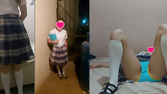 대학에서 젊은 멕시코 학생과의 Pov 섹스