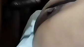 Wanita Tua Menikmati Hubungan Seks Yang Penuh Gairah Dengan Penis Besar Dan Merasakan Ejakulasi Wanita Yang Intens.