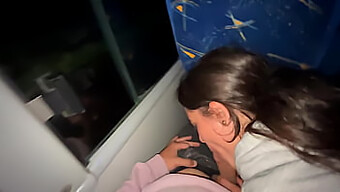 ¡un Encuentro Bdsm Por Primera Vez En Un Viaje En Autobús Se Convierte En Un Clímax Emocionante!