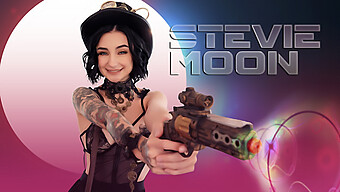 Horké Setkání S Drobným Stevie Moon A Dobře Vybaveným Cvokem V Cosplay Videu S Vysokým Rozlišením