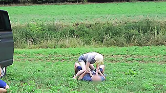 Овај Бдсм Видео Кажњава Трансродну Жену Која Се Руга.