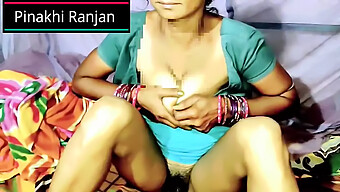 Hidden Camera Captures 18-Year-Old Indian Teen'S Doggystyle Encounter With Village Aunty