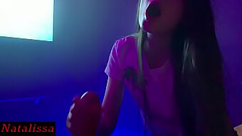 Phun tinh trong góc nhìn thứ nhất: Kỹ năng blowjob nóng bỏng của Natalissa