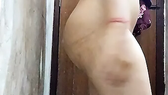 Tante Desi Menjadi Nakal Dalam Video Buatan Sendiri