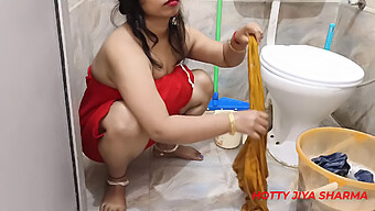 Indian Housewife Seduces While Washing Clothes For Passionate Lovemaking With Hindi Audio