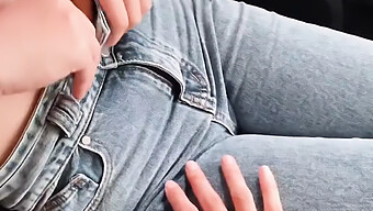 Sabahan Teen Indulges In Sensual Finger Play In A Scandalous Car